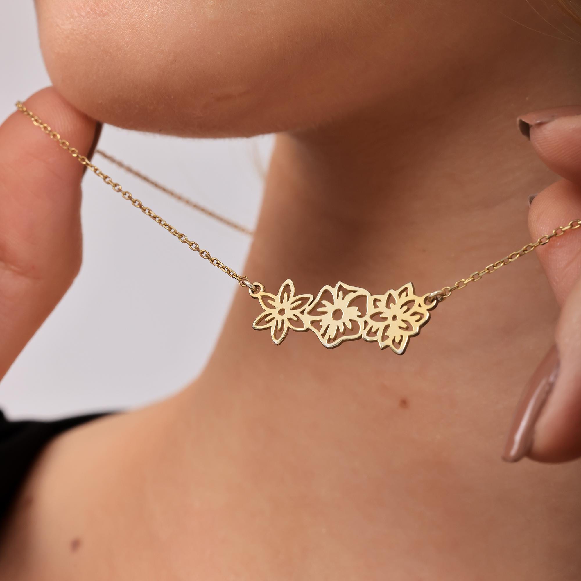 Sterling Silver Birth Flower Necklace – Custom Family Jewelry, Elegant Design Christmas Gift