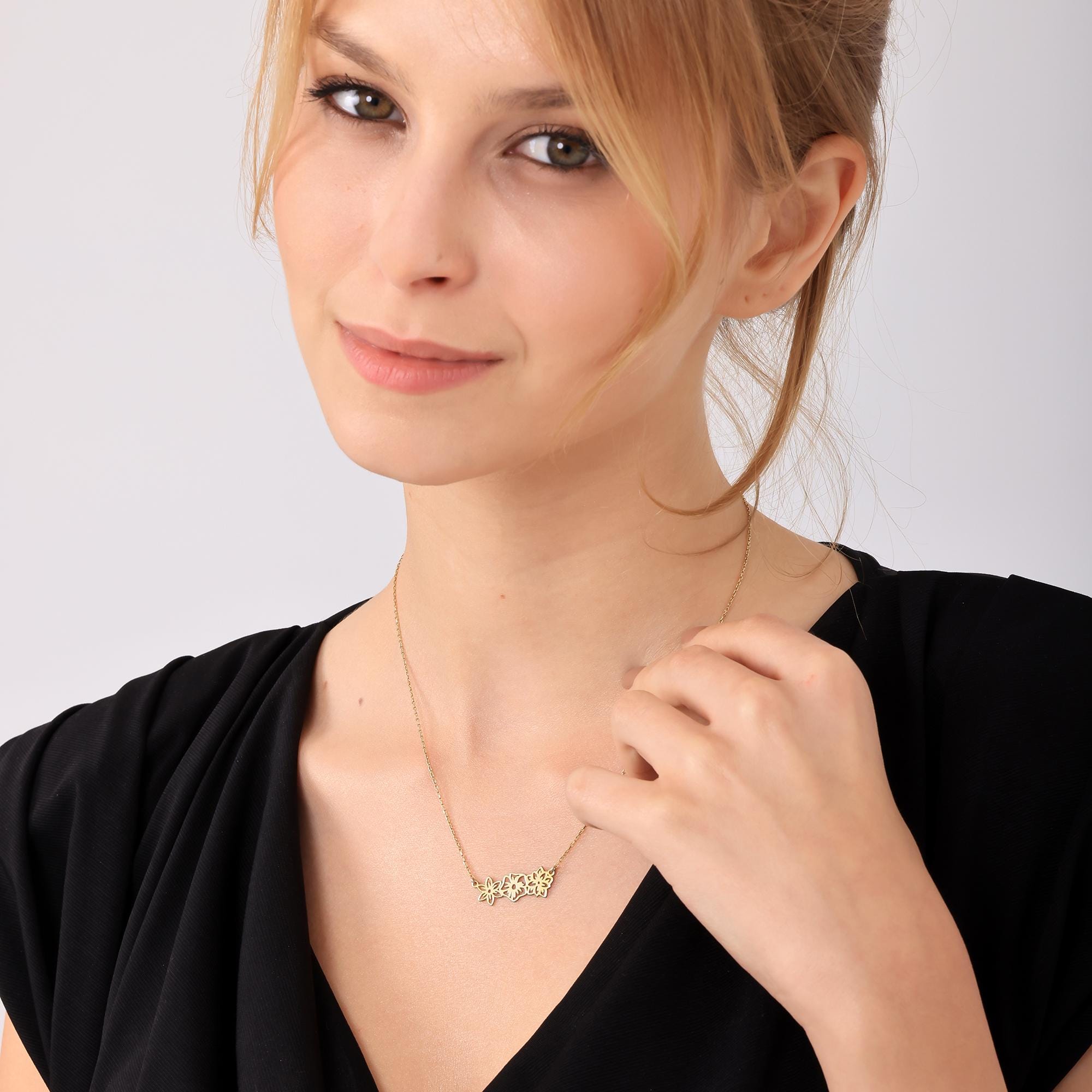 Sterling Silver Birth Flower Necklace – Custom Family Jewelry, Elegant Design Christmas Gift