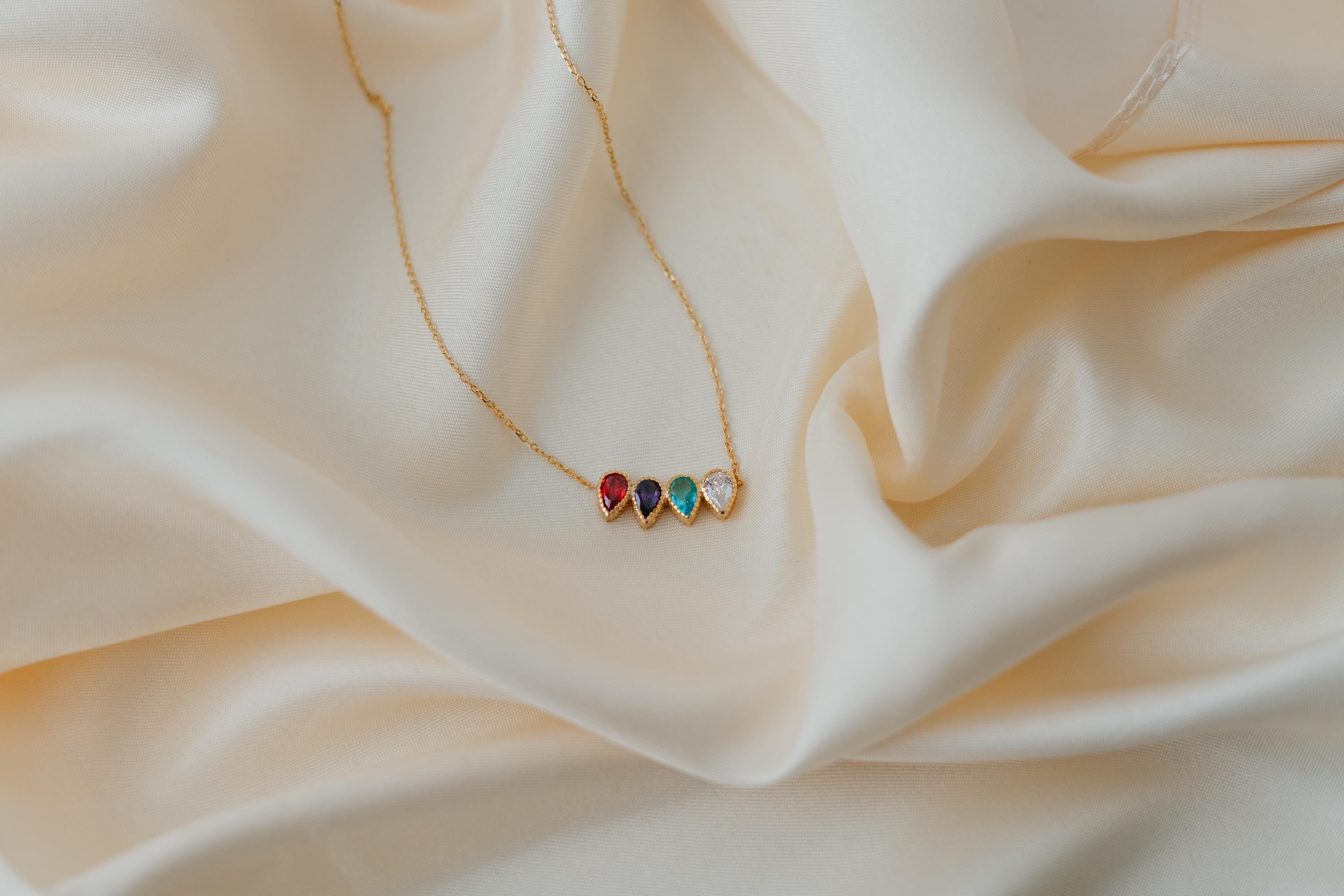 Teardrop Family Birthstone Necklace – Meaningful Jewelry Gift for Mom or Grandma Christmas Gift